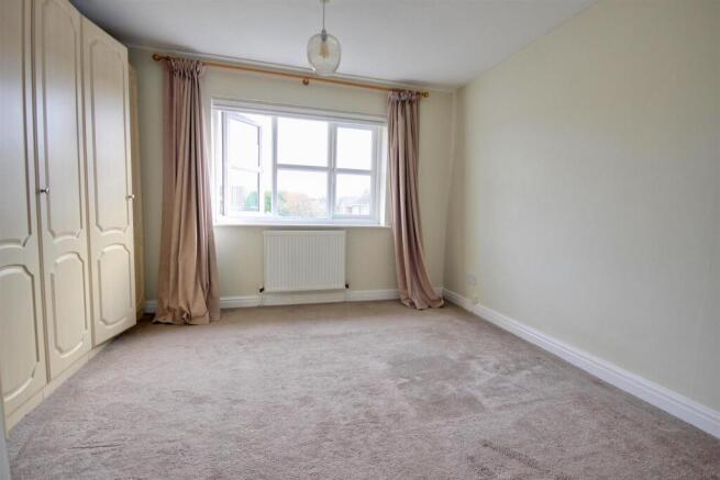 2 bed House to rent Image 10