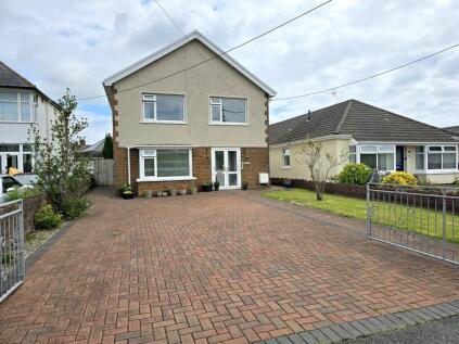 The Crescent, Aberkenfig, CF32