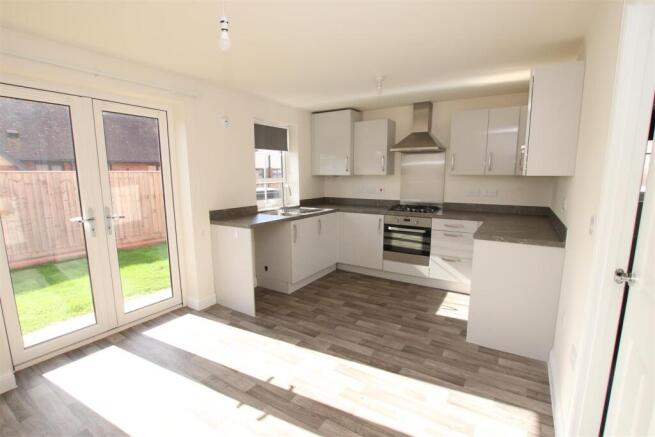 Kitchen Diner 1 (2).JPG