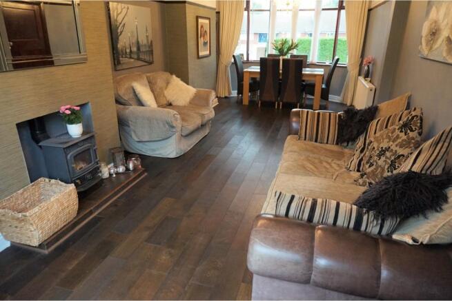 Lounge/Dining Room