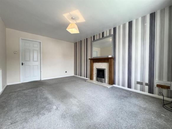 3 bed Semi-Detached for sale Image 7