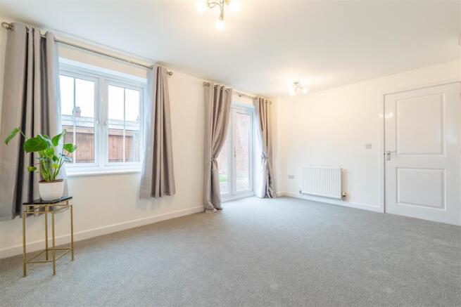 Lounge/Dining Room