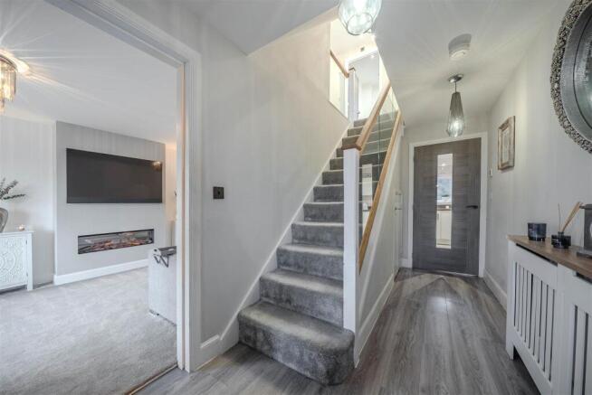 4 bed Detached for sale Image 6