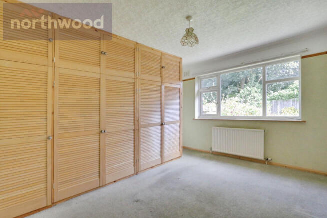 2 bed Semi-Detached Bungalow for sale Image 6
