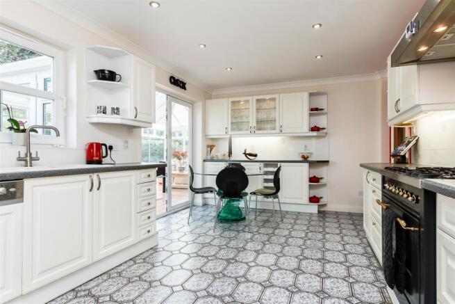 8278176-interior05.jpg