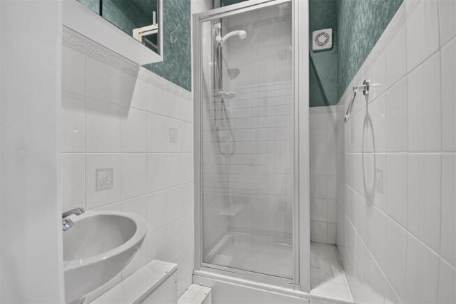 4 bed Detached for sale Image 10