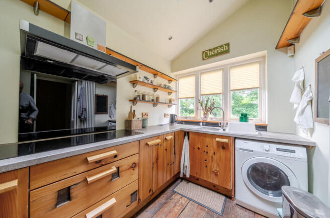 2 bed Flat for sale Image 7