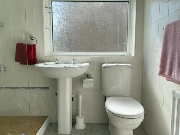 2 bed Detached Bungalow for sale Image 10