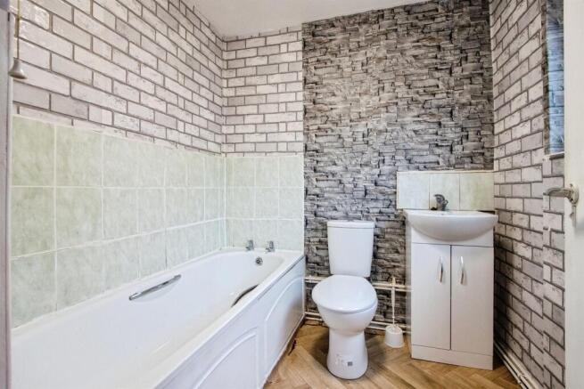 2 bed Terraced Bungalow for sale Image 8