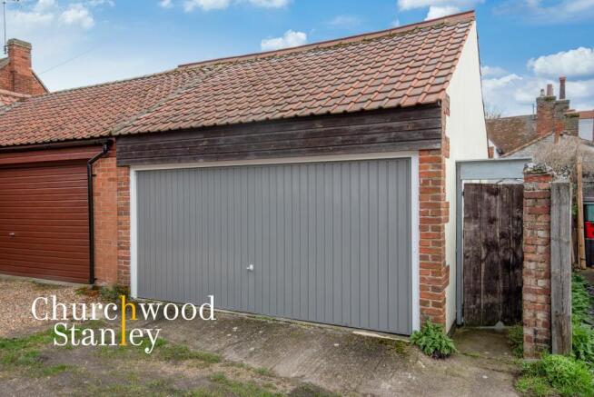 Double garage (front)