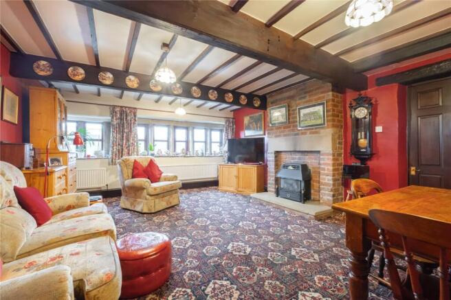 5 bed Detached for sale Image 7