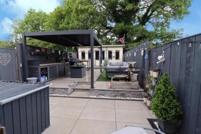 4 bed Terraced for sale Image 5