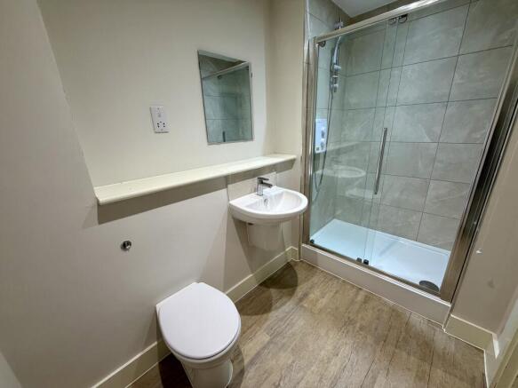 1 bed Apartment to rent Image 4
