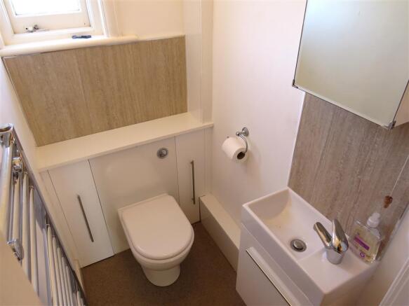 Cloakroom/wc