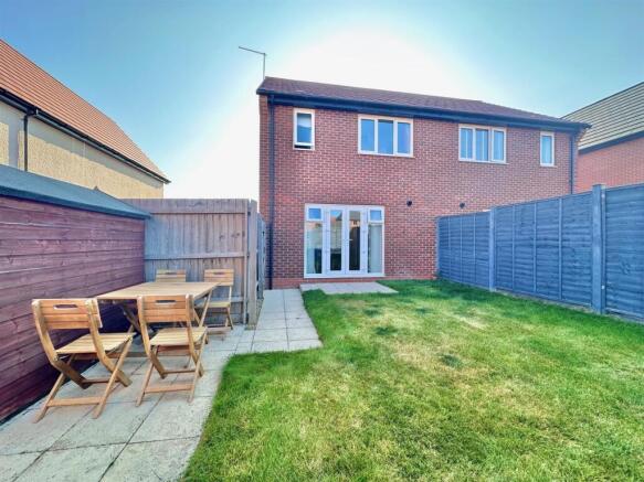 Teal Way, Wistaston, Cheshire photo 4
