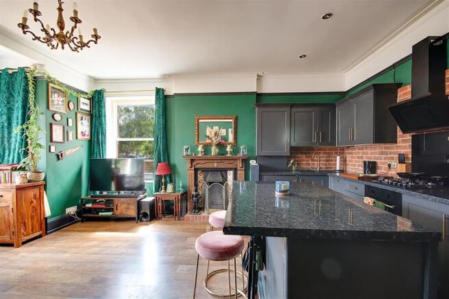 Open Plan Lounge/Kitchen