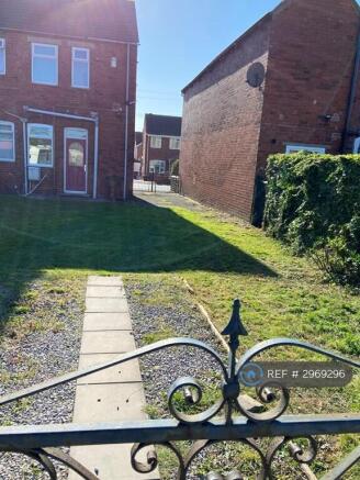 2 bed End of Terrace to rent Image 9