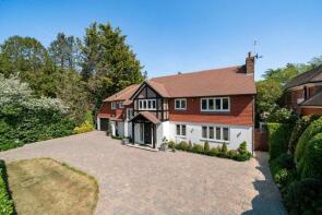 11 Grasmere, The Barton, Cobham KT11 2NJ