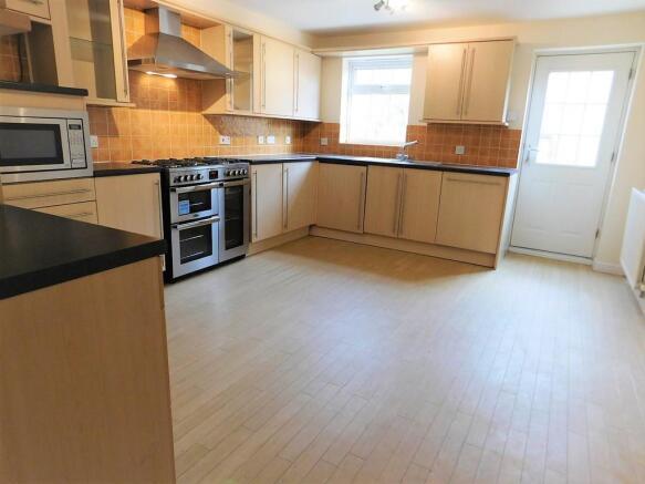 Kitchen/Breakfast...