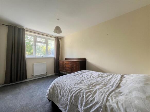 bed 2.jpg