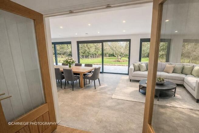 Kitchen/dining/living