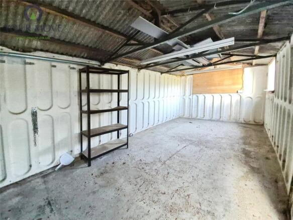 2 bed End of Terrace to rent Image 4