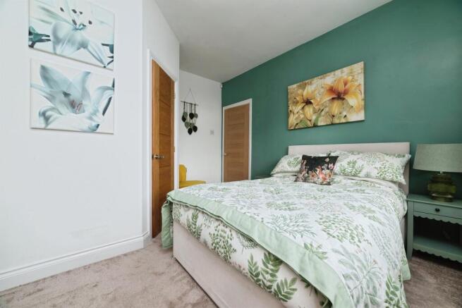 3 bed Semi-Detached Bungalow for sale Image 8