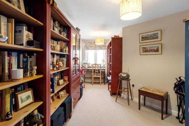 2 bed Apartment for sale Image 7