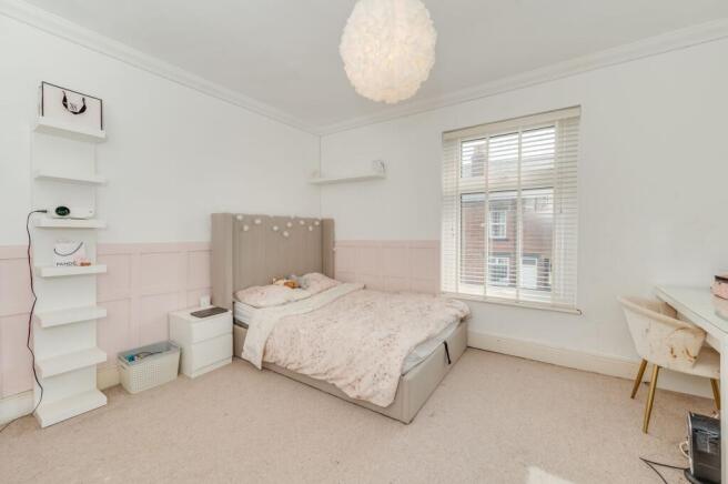 3 bed Terraced for sale Image 9