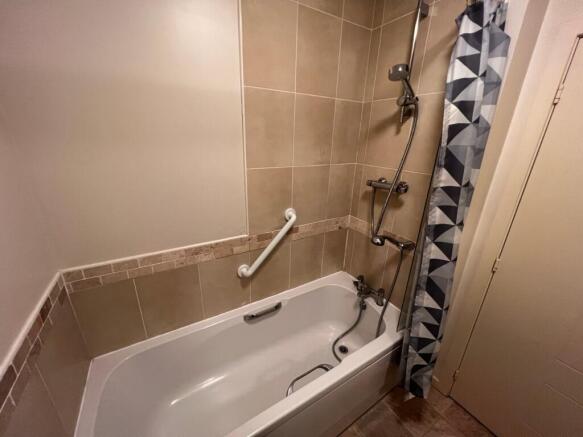 2 bed End of Terrace to rent Image 6