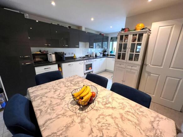 Saxon Lane, Upton, Northampton NN5 photo 4