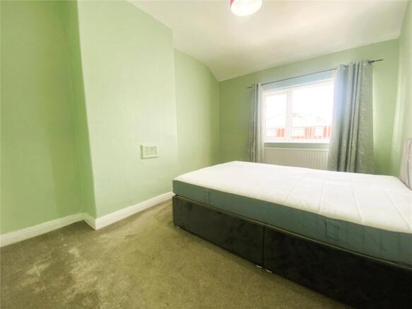 3 bed Semi-Detached to rent Image 4