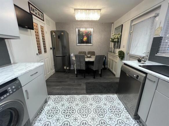 Kitchen/Dining Room