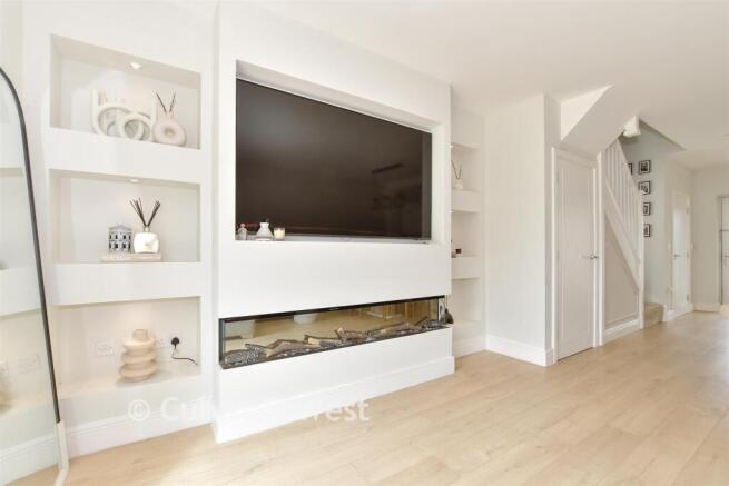 Lounge/Dining Area