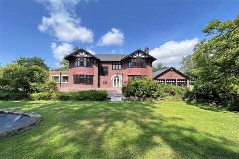 Brooks Drive, Hale Barns, WA15