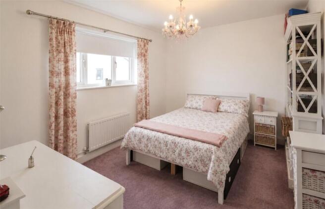5 bed Detached for sale Image 10