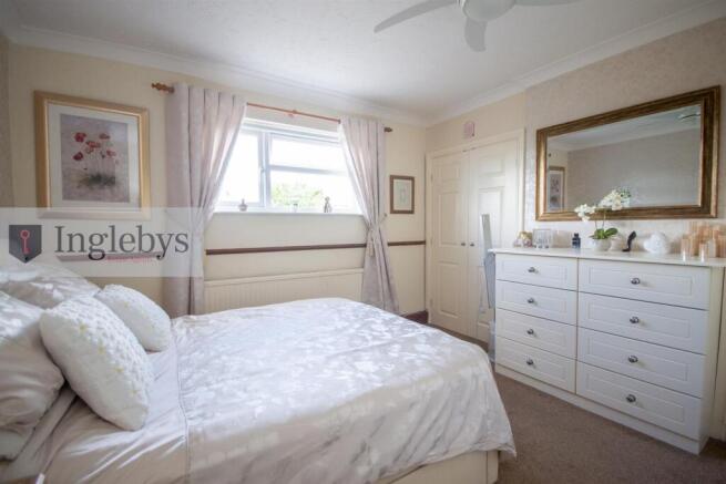3 bed House for sale Image 11