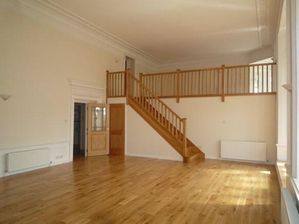 LOUNGE/MEZZANINE