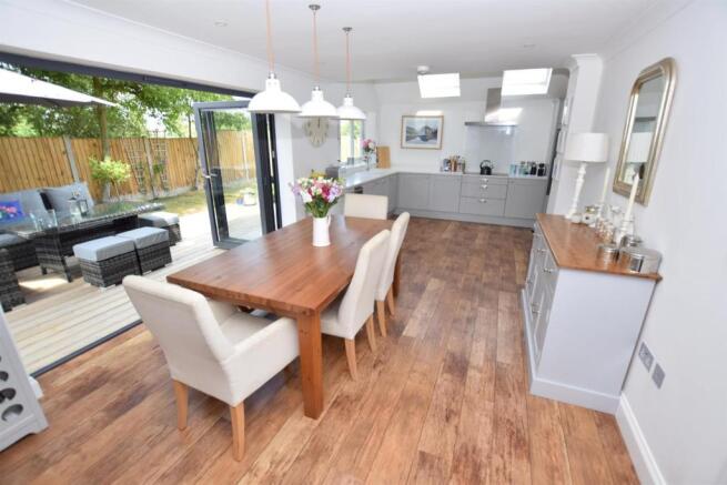 KITCHEN/DINER