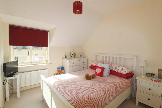 BEDROOM 2