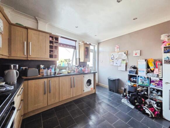 3 bed Terraced for sale Image 6