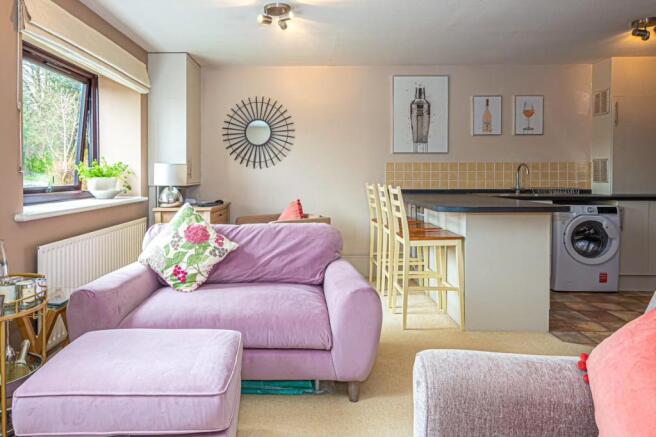 Lounge/Kitchen