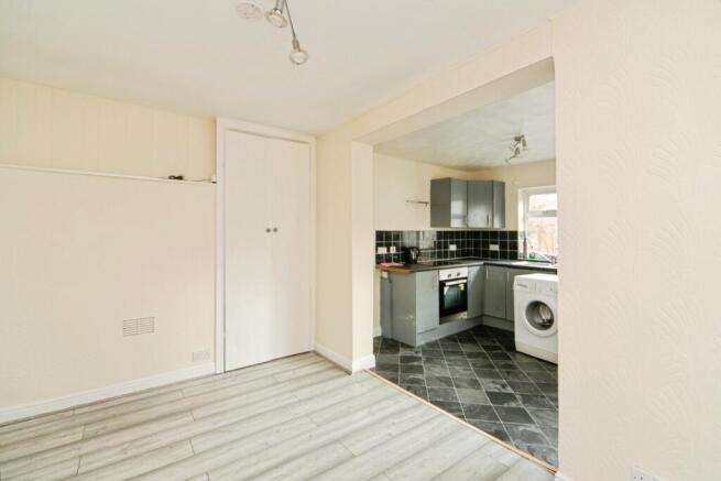 The Close, Colwyn Bay, Conwy, LL29 photo 4