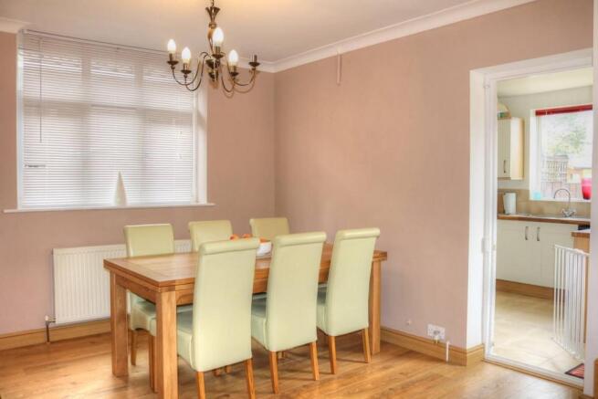 Lounge/Dining Room