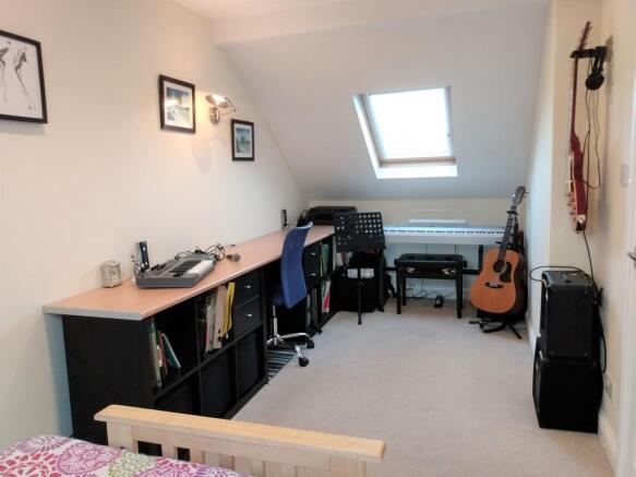 Bedroom 4 (b)