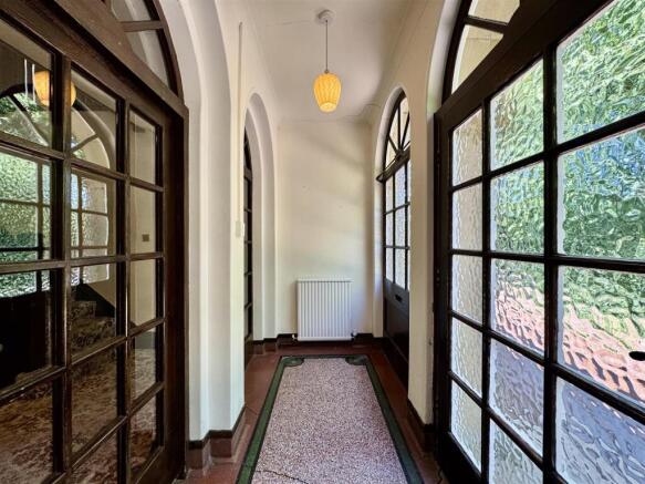 4 bed Detached for sale Image 4