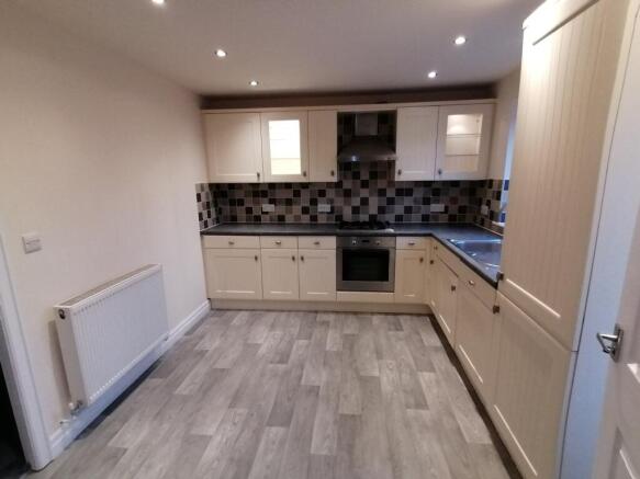3 bed Semi-Detached for sale Image 5