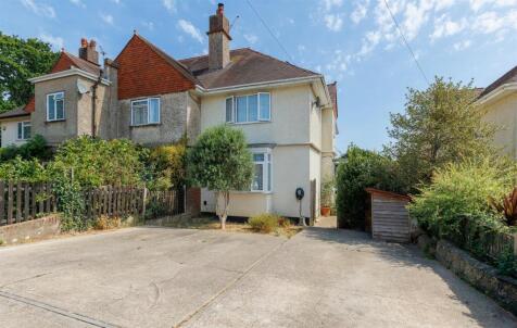 SPACIOUS HOME WITHIN FOREST SETTING - Standen Avenue, Camp Hill, Newport