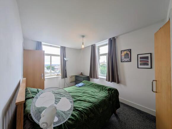 2 bed Flat for sale Image 5