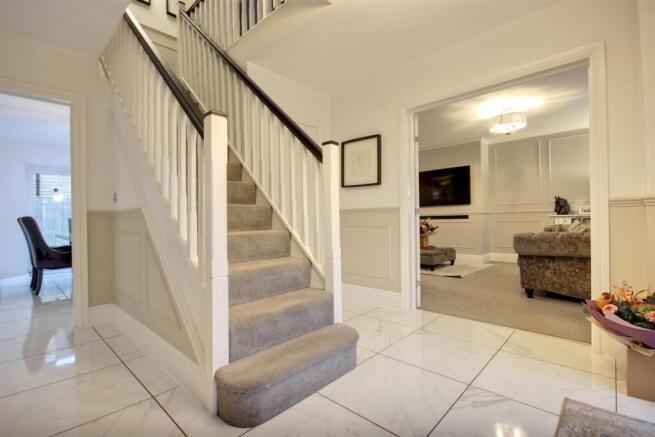 10 Bromby Close (2).jpg